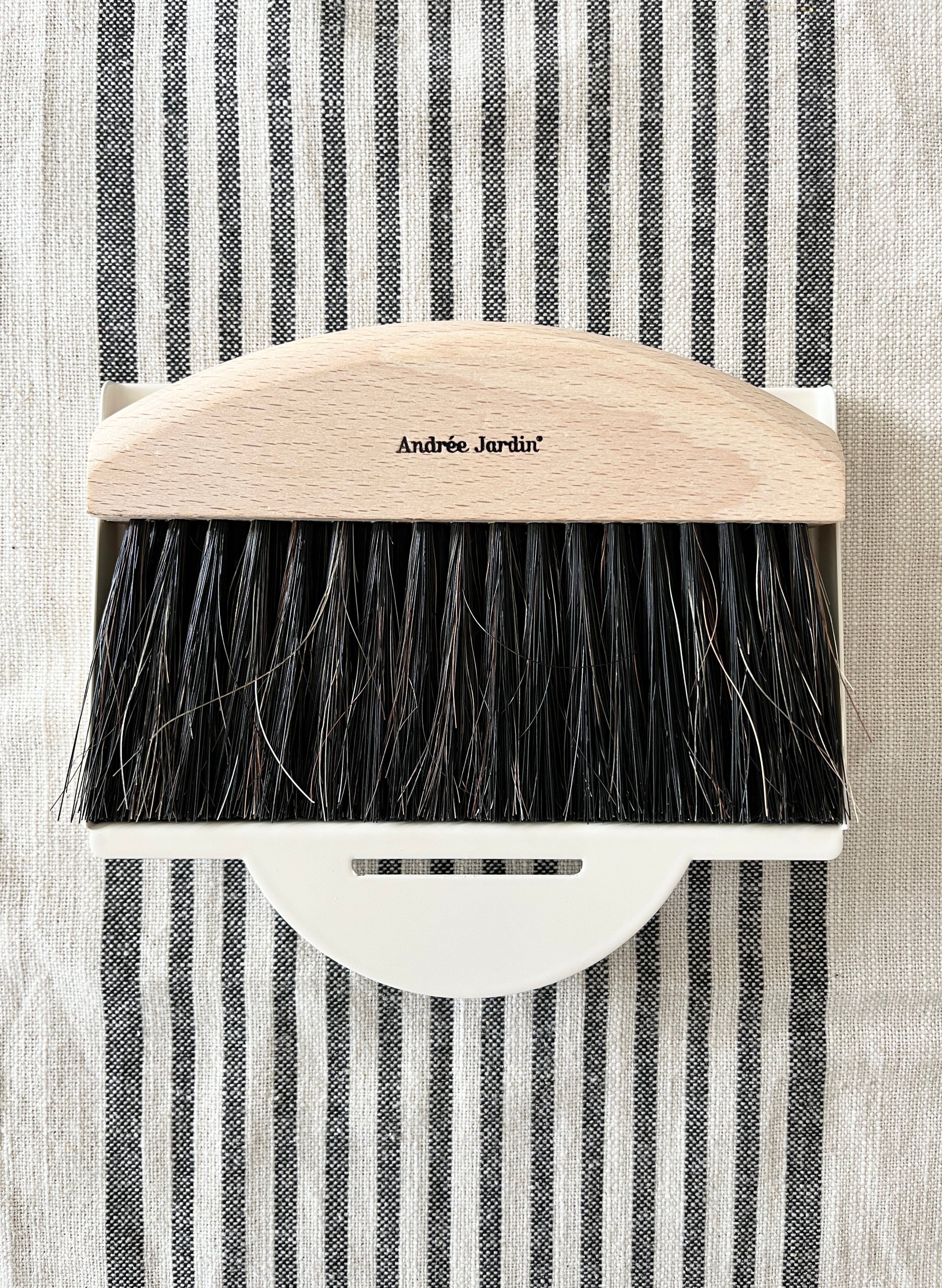 Andrée Jardin Table brush & dustpan set – delamaisonfinds