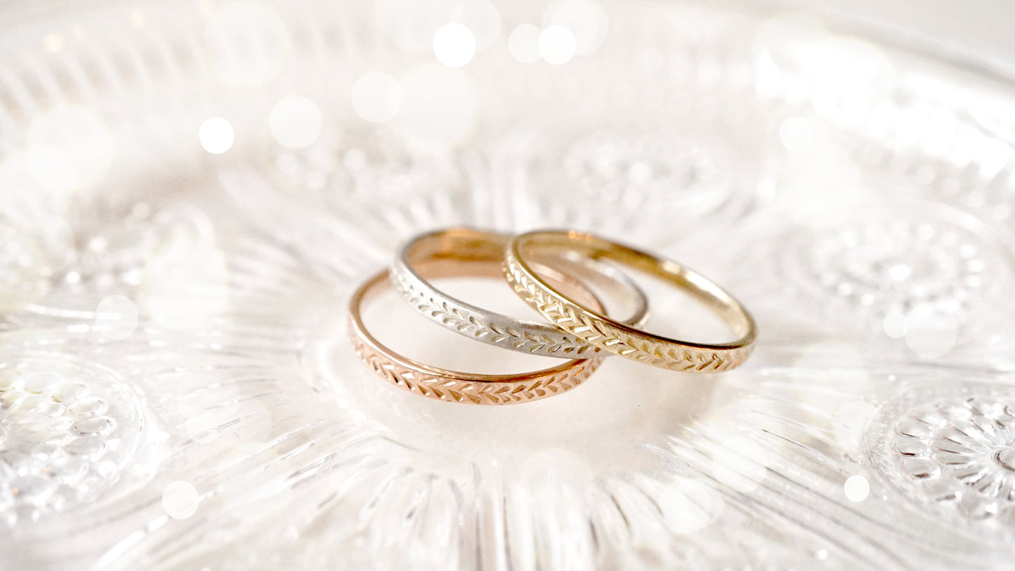 14k Gold Feather wedding Band
