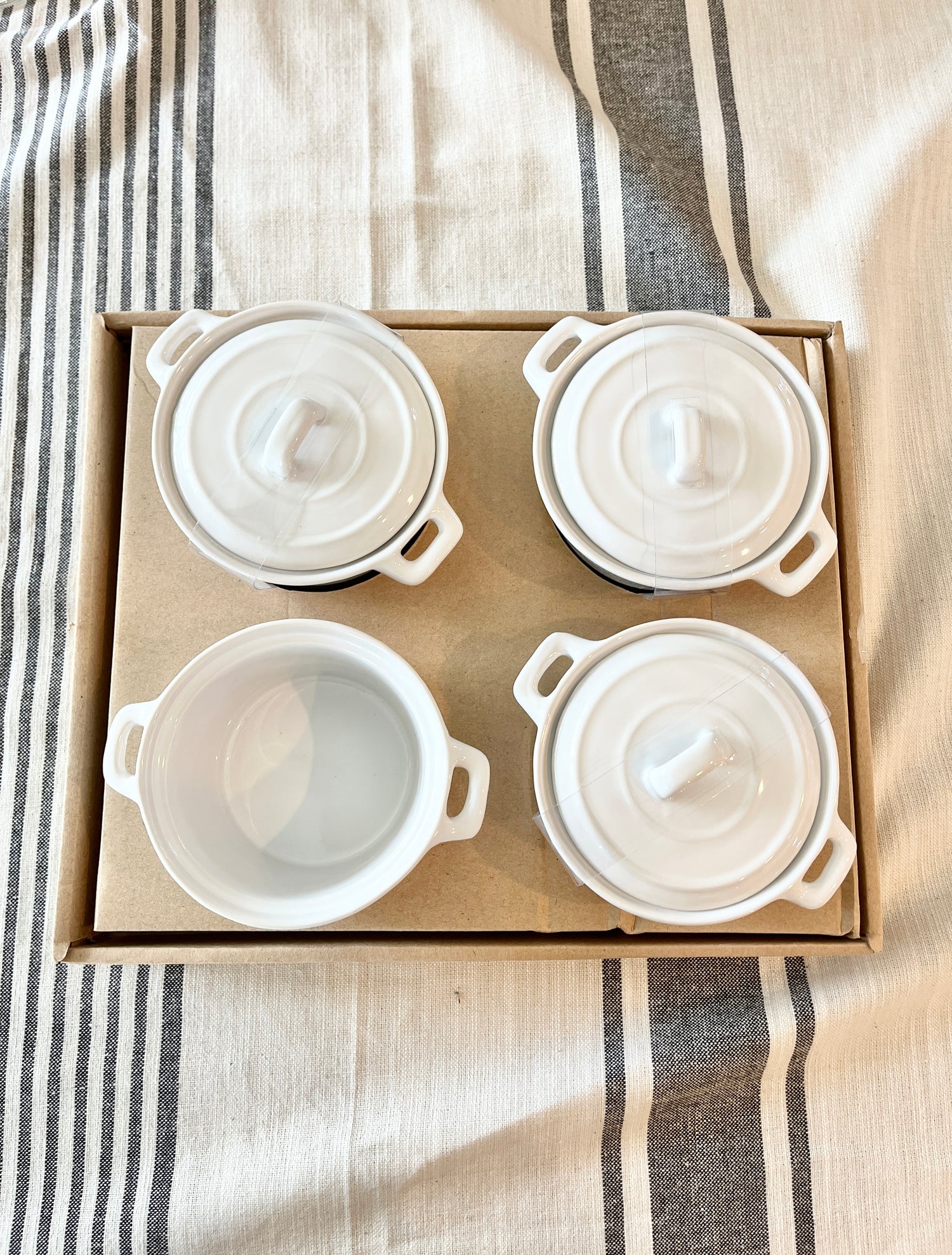 Ramekin with lid gift set