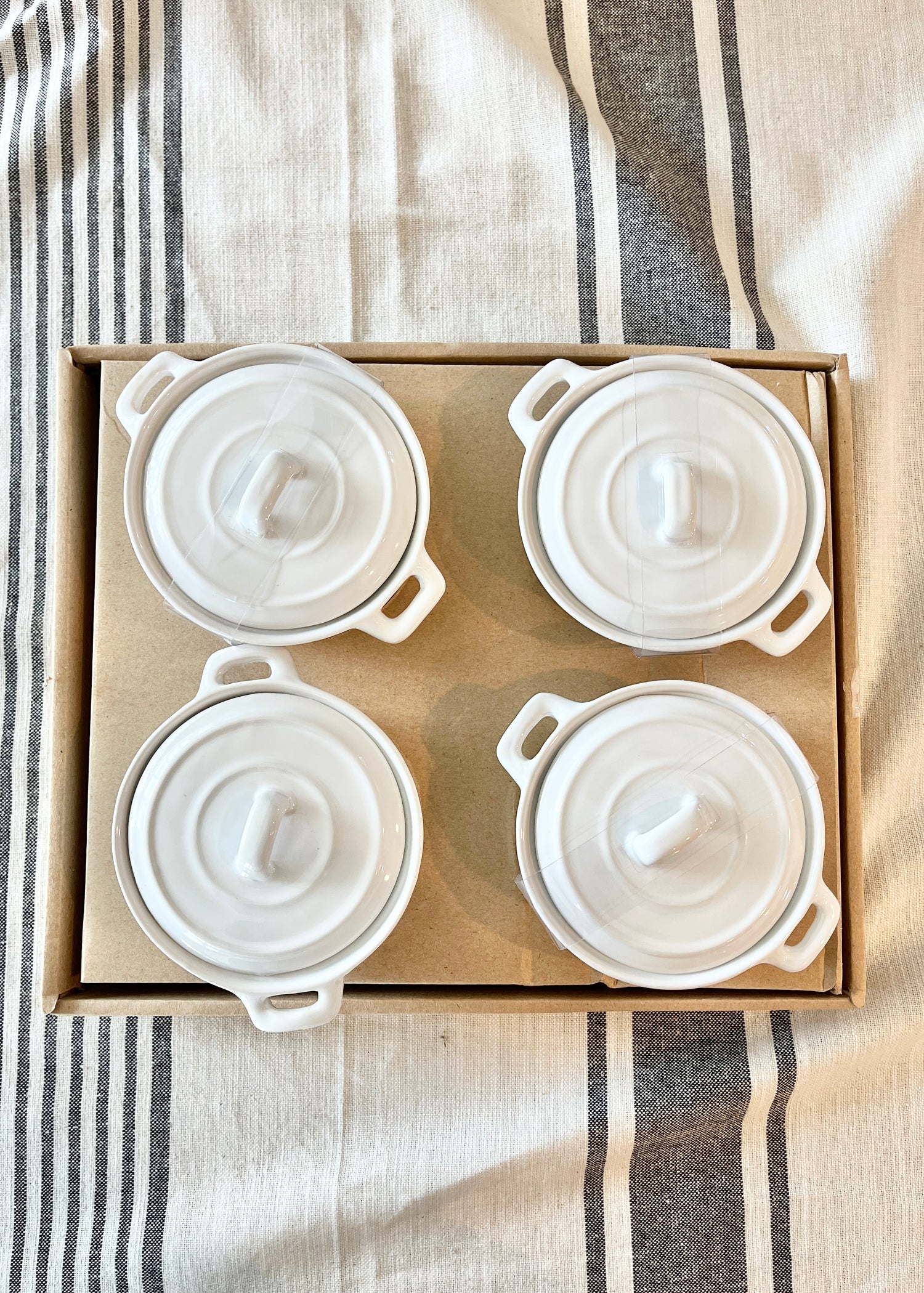 Ramekin with lid gift set