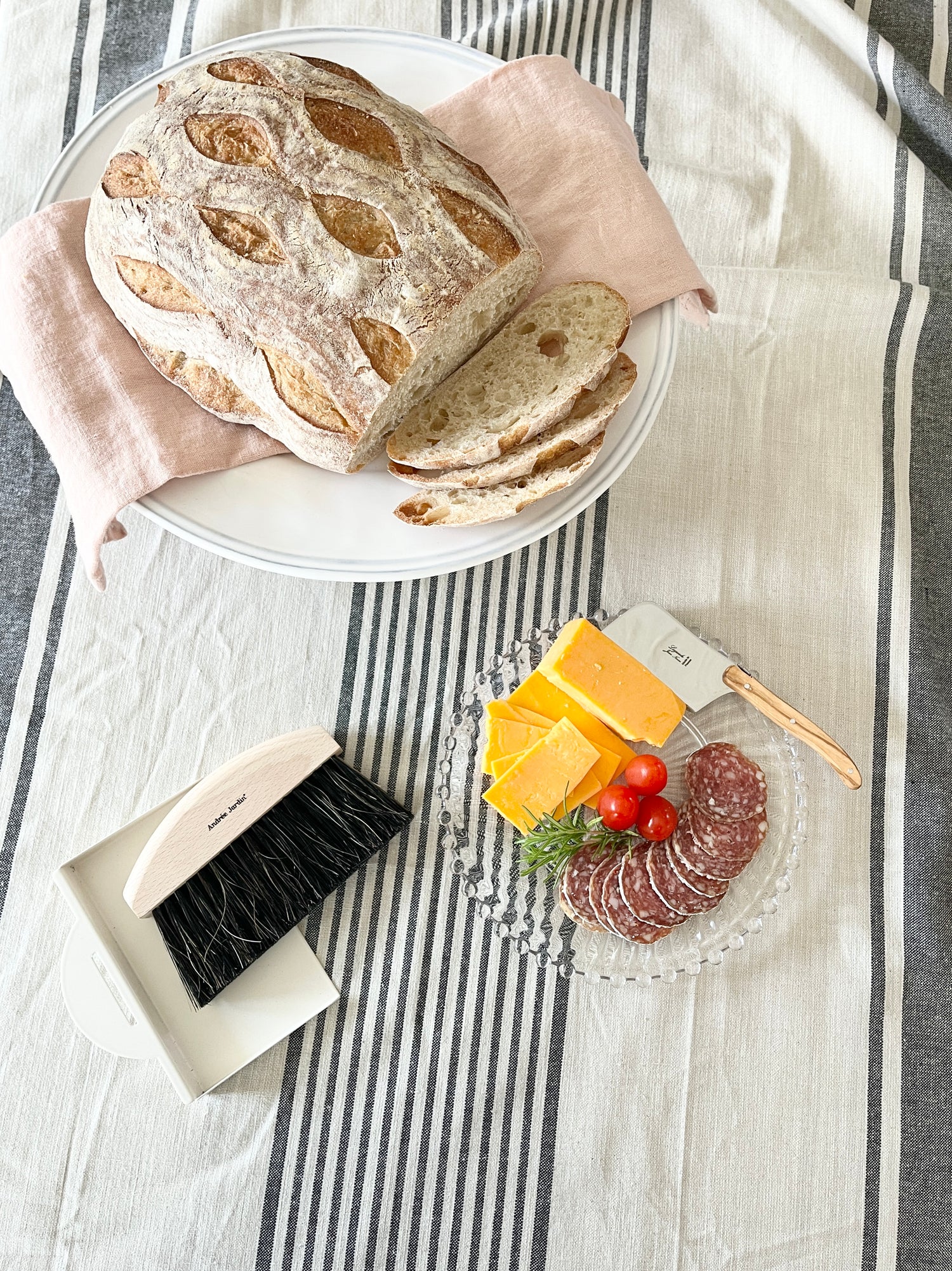 Andrée Jardin Table brush & dustpan set