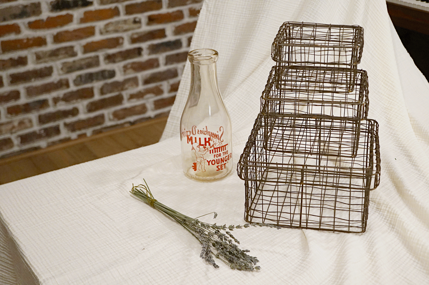 Nesting wire basket with lid set of 3